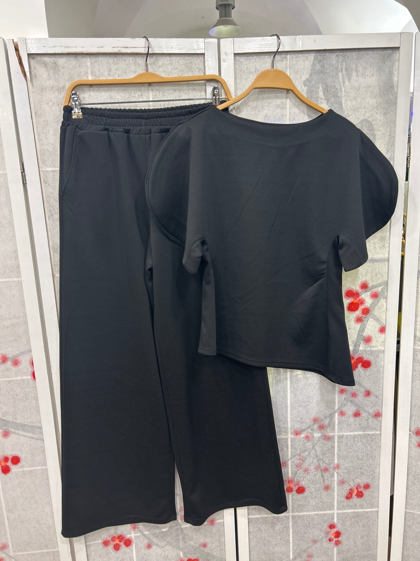 Tuta black