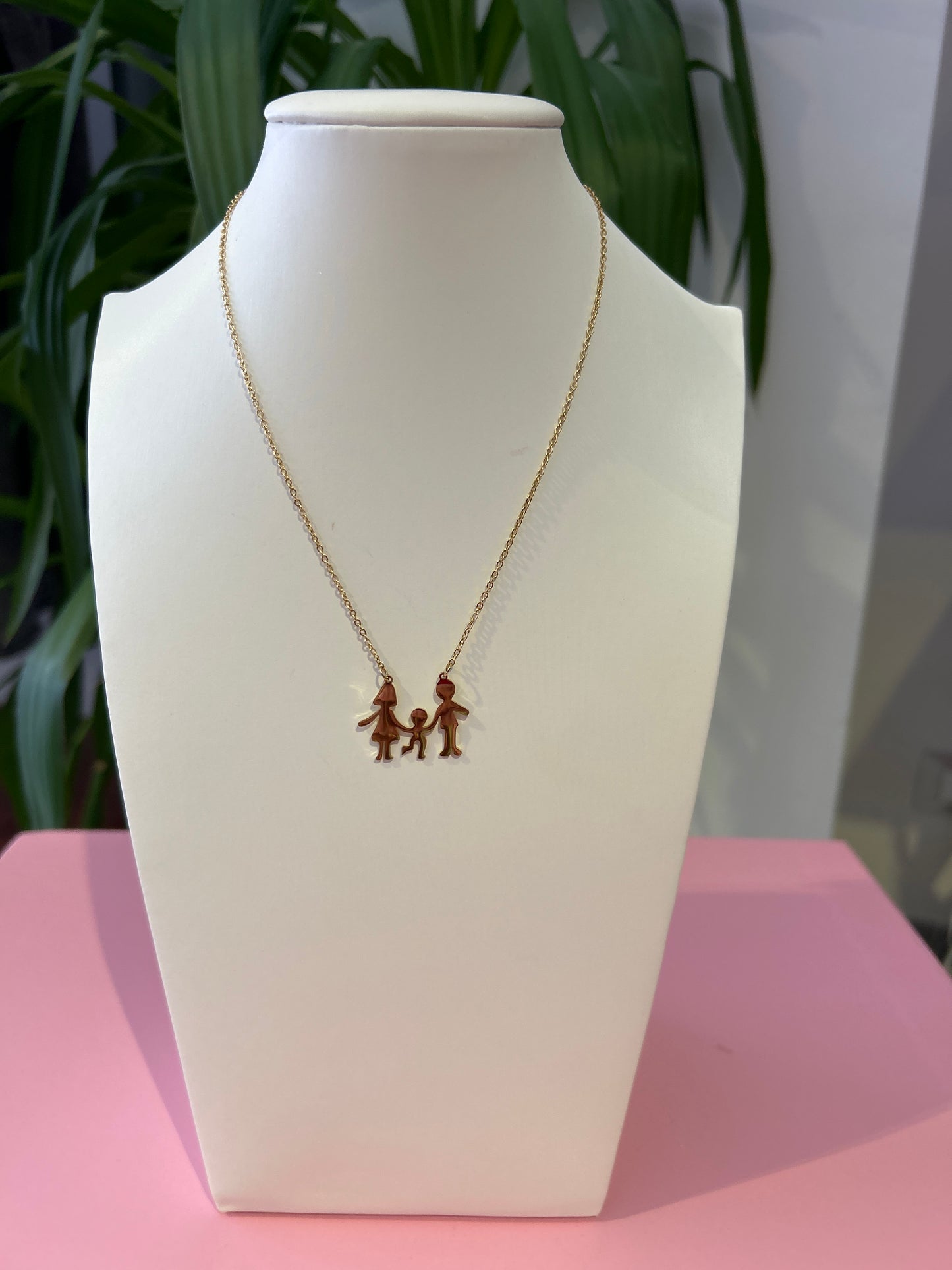 Collana Family