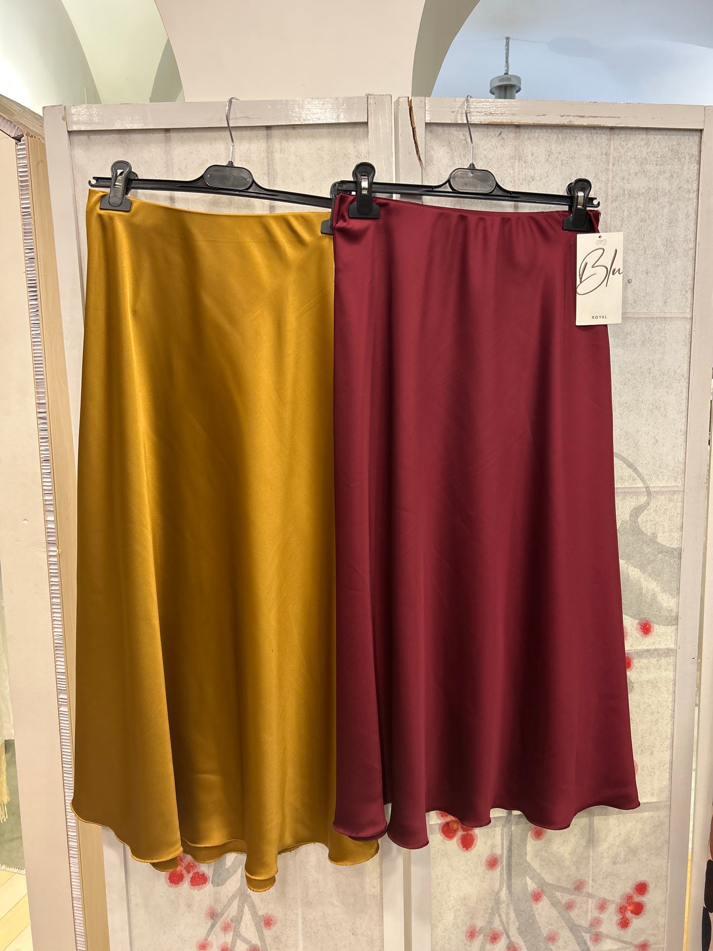 Gonna in satin