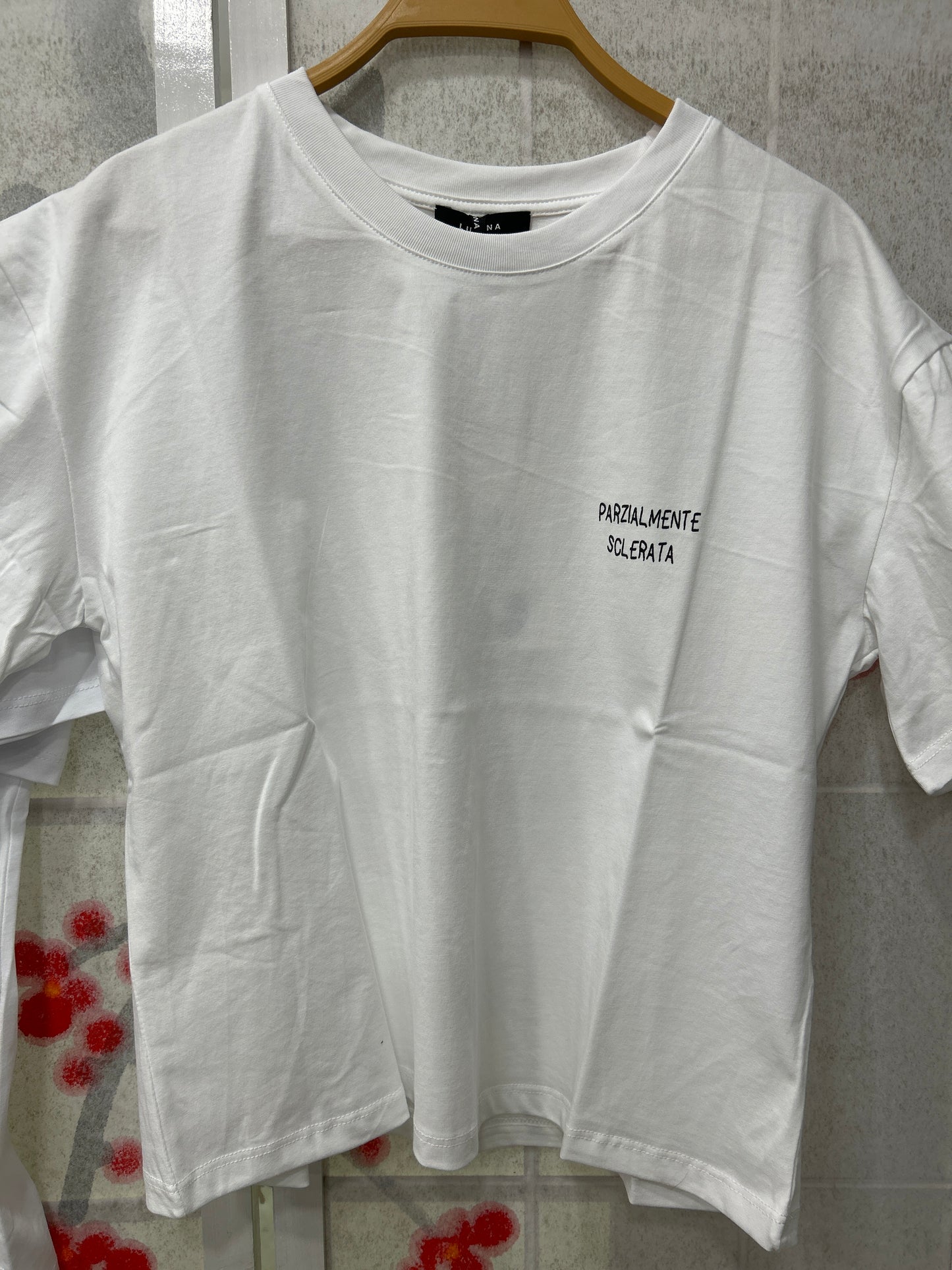 T-shirt Lumina scritte