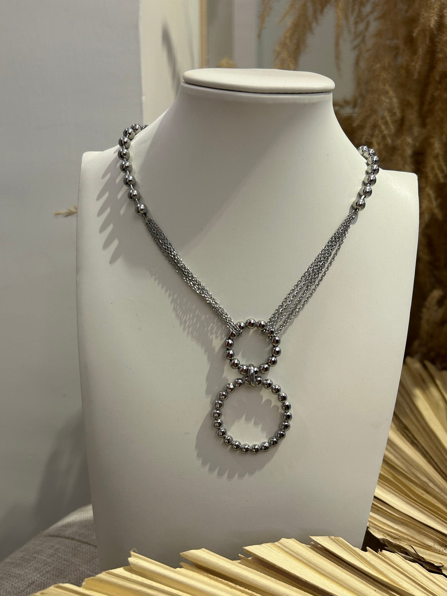 Collana Hole