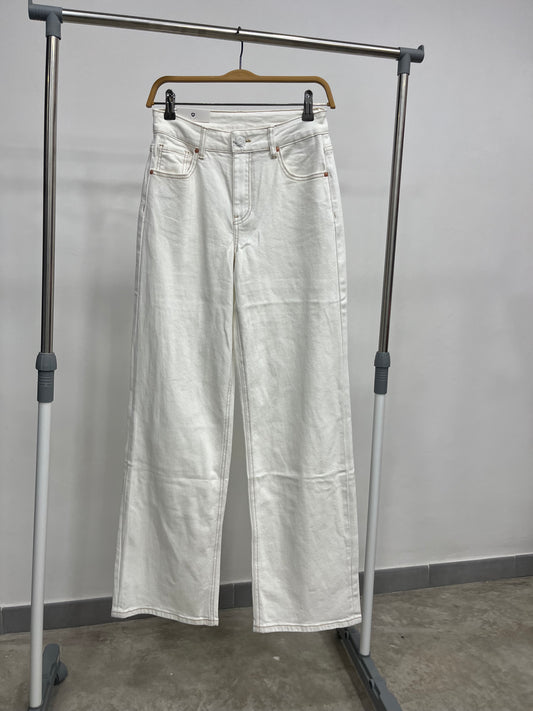 Jeans white