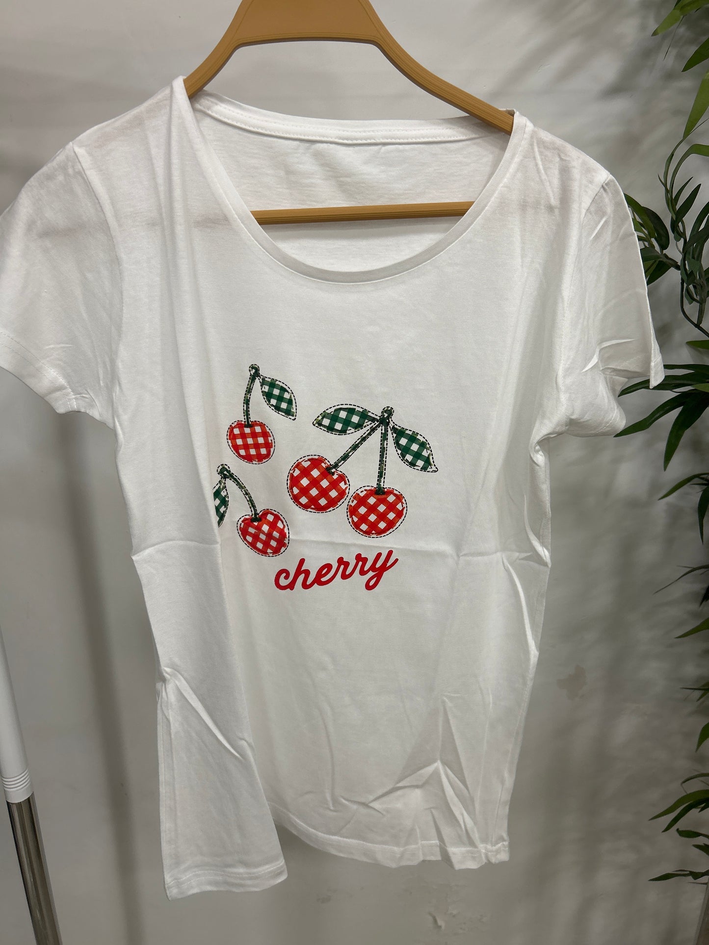 T-shirt cherry